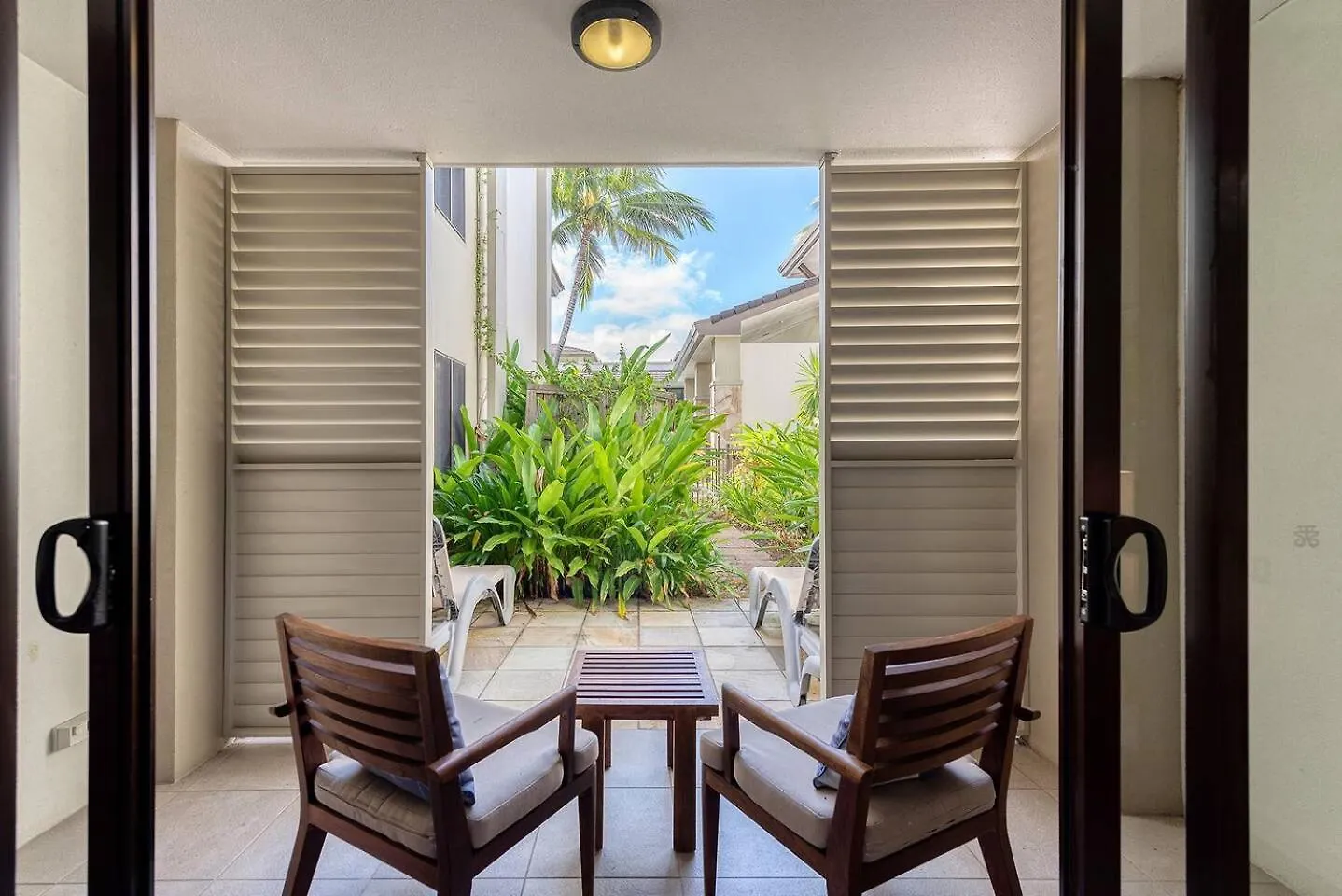 Poolside At Temple Resort - A Lush Tropical Escape 道格拉斯港 0*,